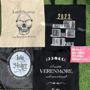5 Bookish Bags and Tote Lot (LovNSeattle, BeyongthePages, Ivy Asher)